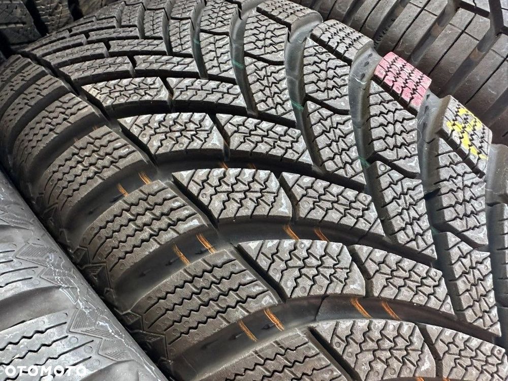 215/55r17 Semperit Speed-Grip 5_8mm_4szt_(36) - 5