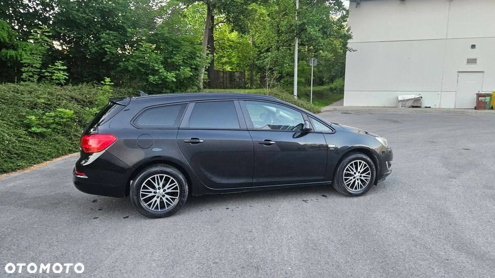 Opel Astra 1.4 Turbo 150 Jahre - 11