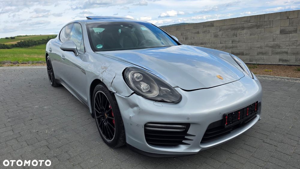 Porsche Panamera GTS PDK - 3