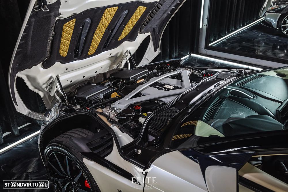 Aston Martin DB11 Coupé V12 Launch Edition - 24