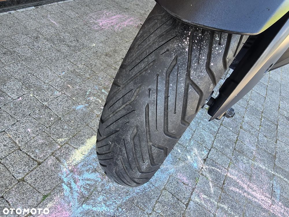 Yamaha X-max - 27