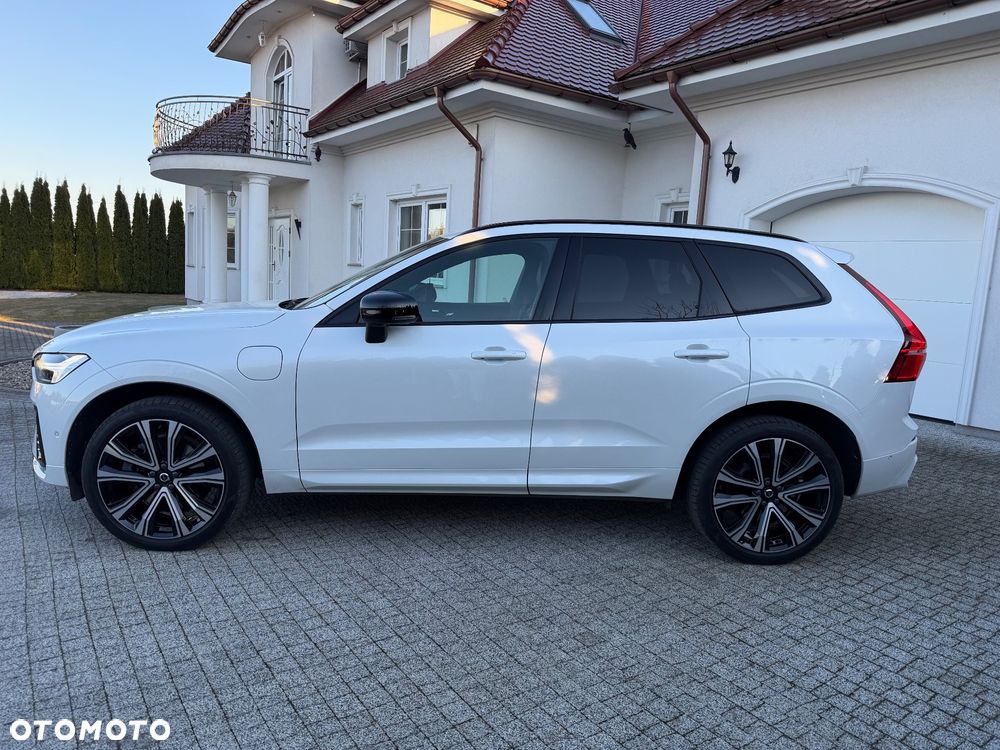 Volvo XC 60 T6 Plug-In Hybrid AWD Ultra Dark - 4
