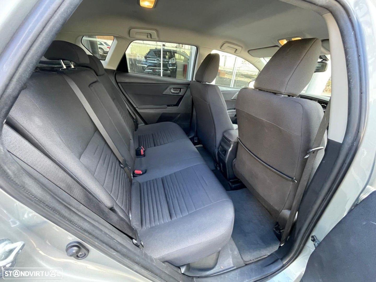 Toyota Auris 1.8 HSD Comfort +P.Techno+P.Sport - 18