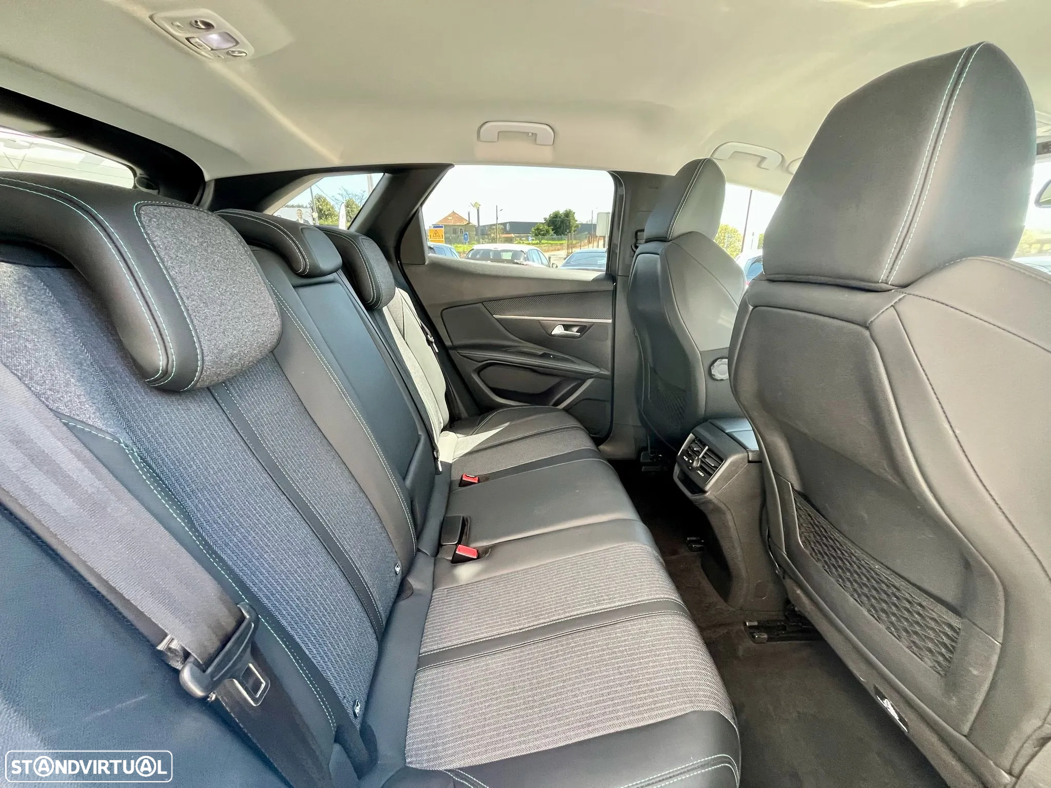 Peugeot 3008 1.2 PureTech Allure Pack EAT8 - 11