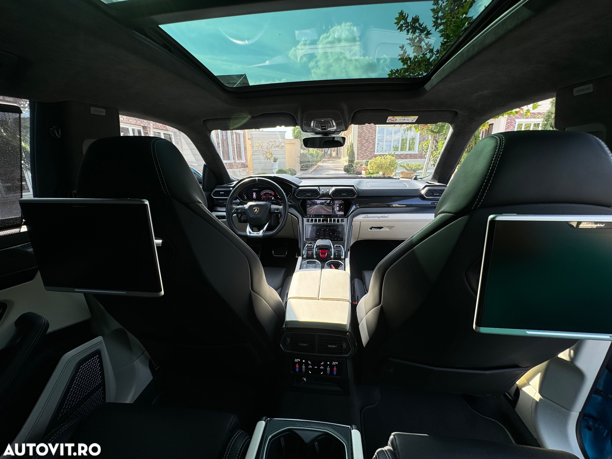 Lamborghini URUS Standard - 18