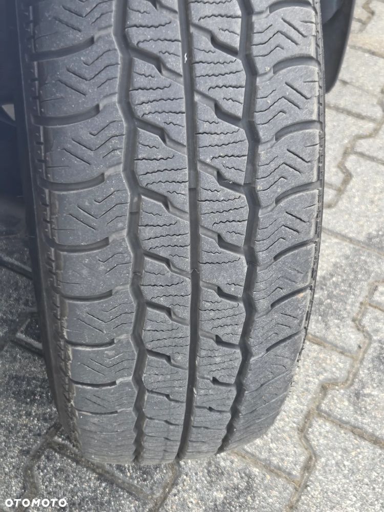 Hyundai H-1 Starex - 27