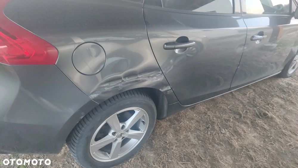 Volvo V40 D2 Momentum - 13