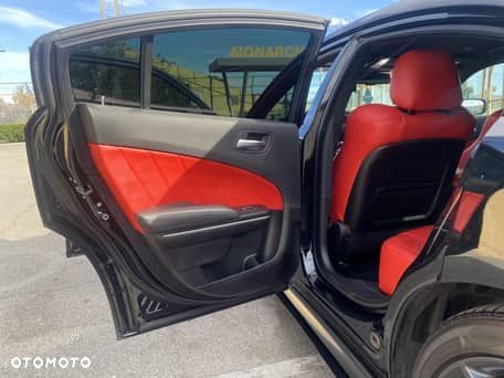 Dodge Charger 6.4 Scat Pack - 18