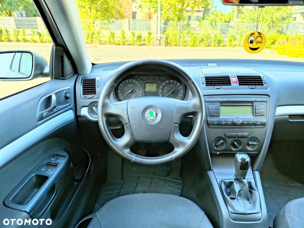 Skoda Octavia 1.6 FSI Ambiente - 13