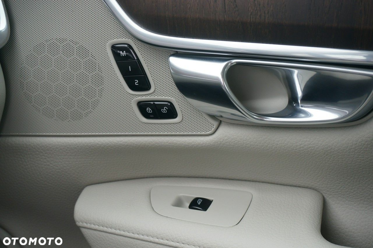 Volvo S90 - 34