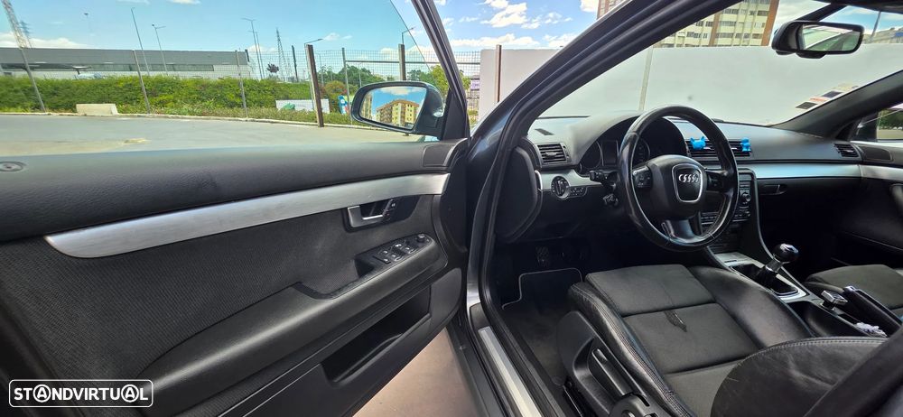 Audi A4 Avant 2.0 TDi S-line - 2