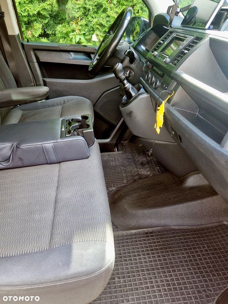 Volkswagen Caravelle - 7