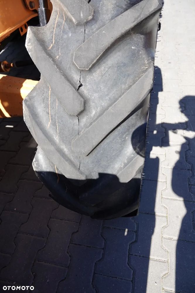 Case 580 ST / KOPARKO-ŁADOWARKA /KOMPLET ŁYŻEK / SPROWADZONA - 21