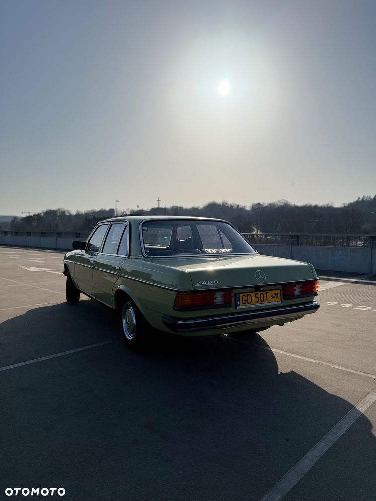 Mercedes-Benz W123 - 7