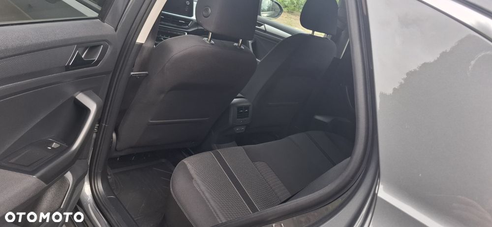 Volkswagen T-Roc 1.5 TSI Life - 17