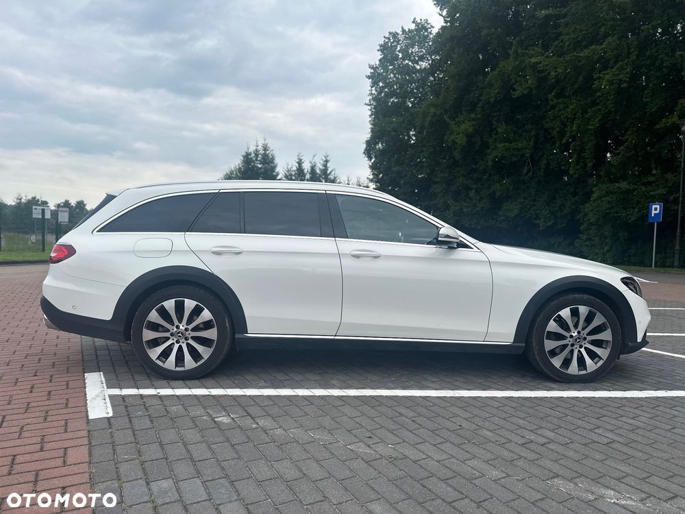 Mercedes-Benz Klasa E 220 d 4Matic T All-Terrain 9G-TRONIC Exclusive - 4