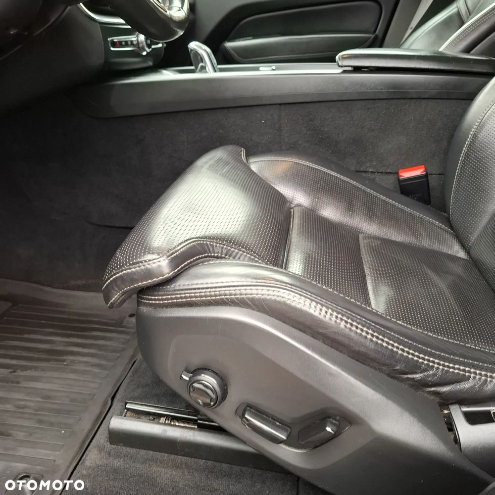 Volvo XC 60 T8 AWD Plug-In Hybrid R-Design - 13