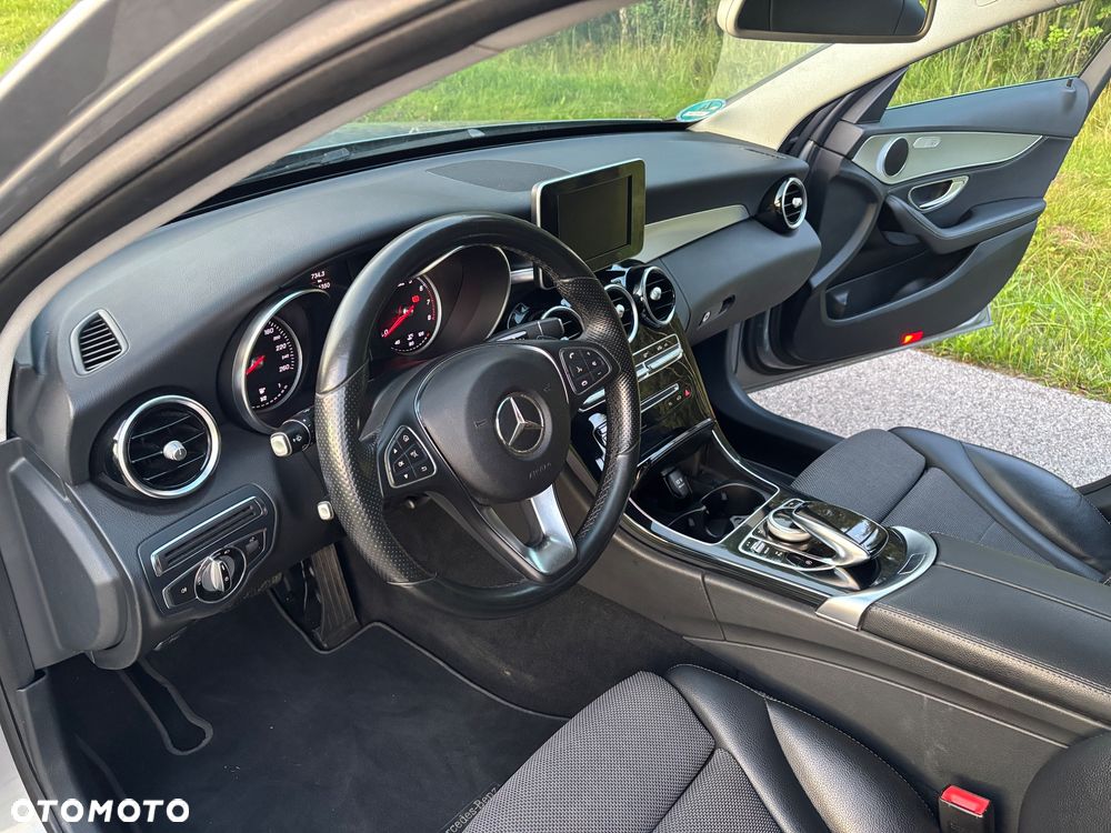 Mercedes-Benz Klasa C 180 7G-TRONIC Exclusive - 9
