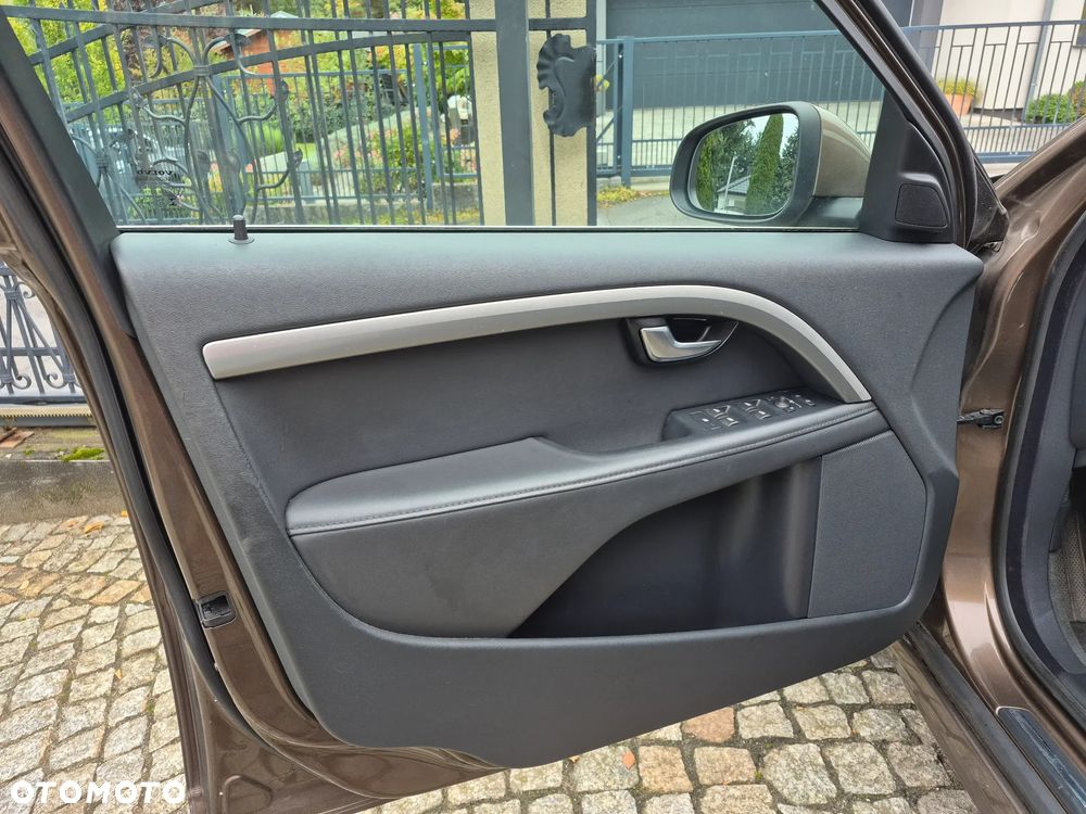 Volvo V70 D4 Geartronic Momentum - 27