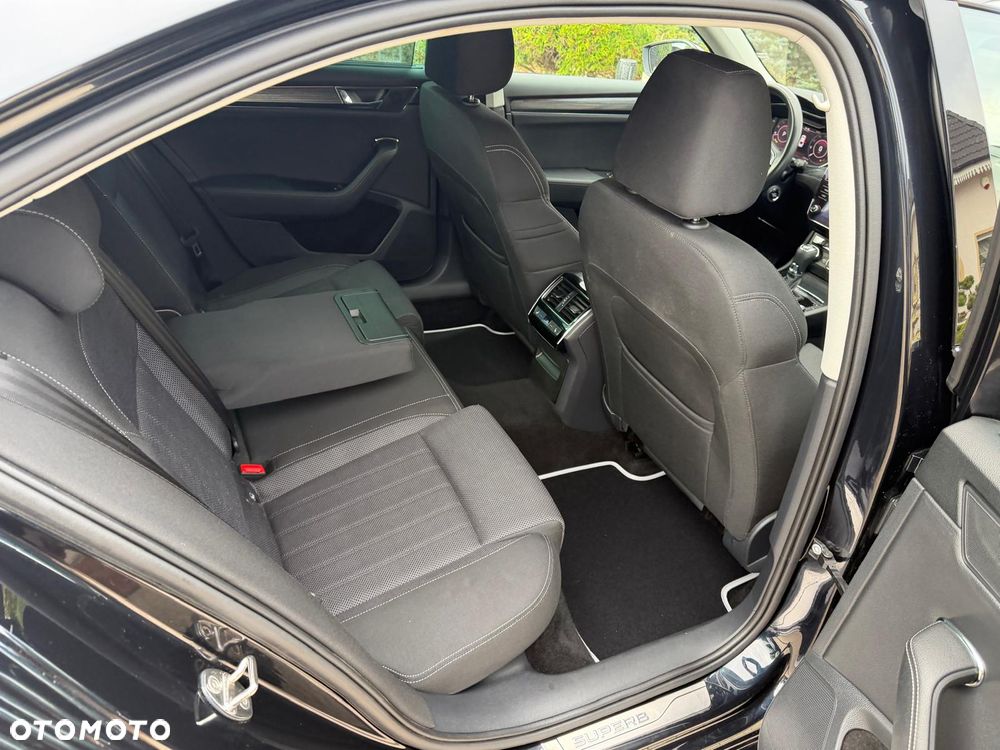 Skoda Superb 2.0 TDI SCR 4x4 Ambition DSG - 29