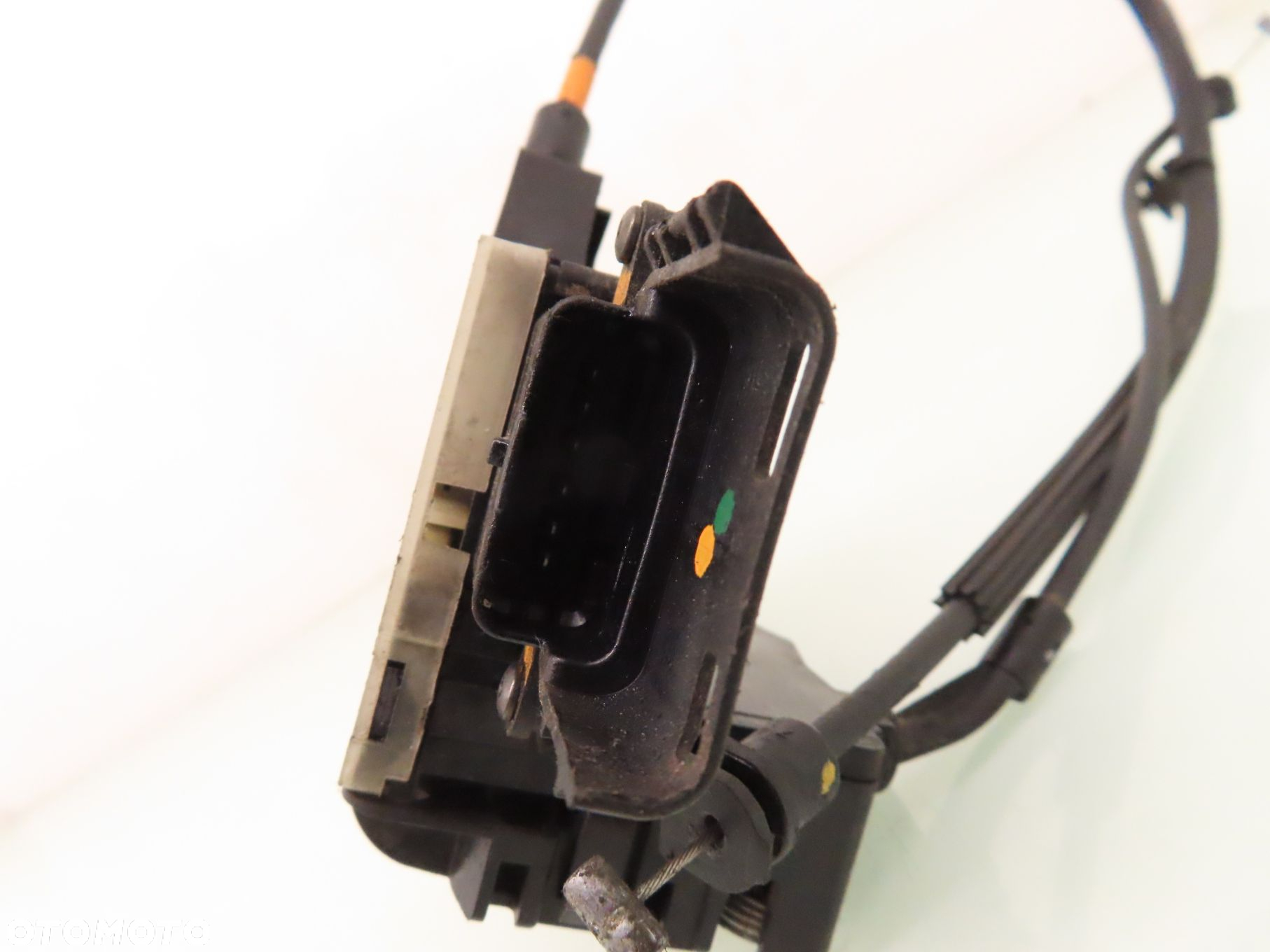 ZAMEK LEWY PRZEDNI PEUGEOT 207 24090816 6 PIN - 2