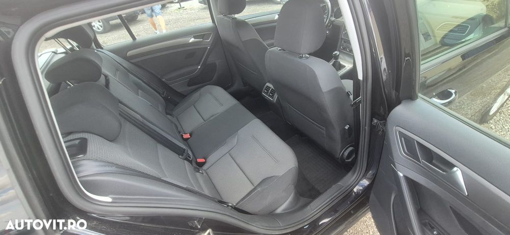 Volkswagen Golf - 9