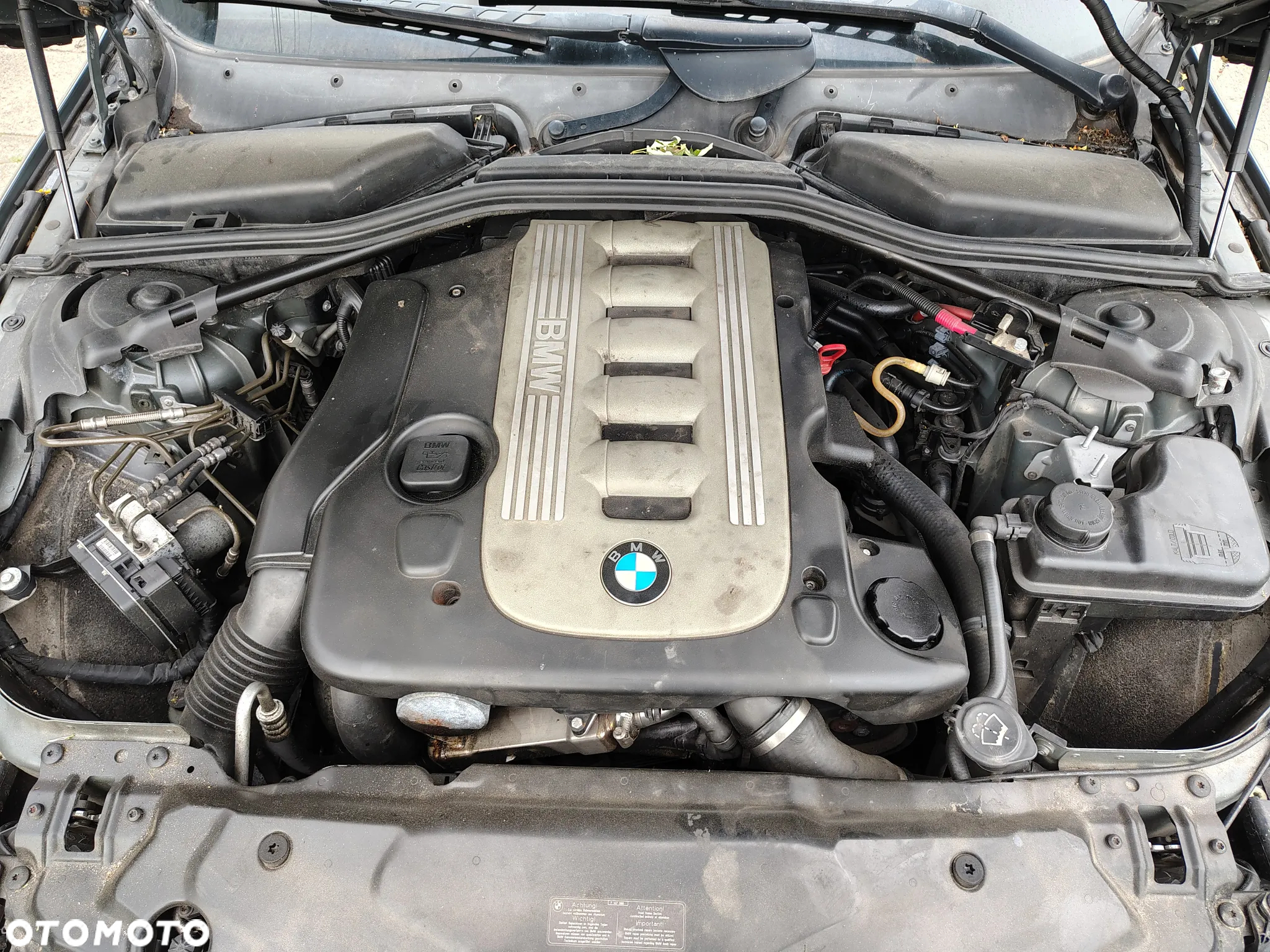 BMW Seria 5 525d Touring - 14