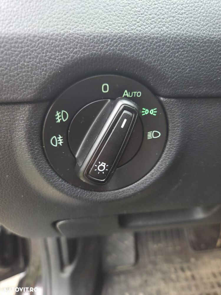 Skoda Octavia Combi Diesel 1.6 TDI DSG Style - 11