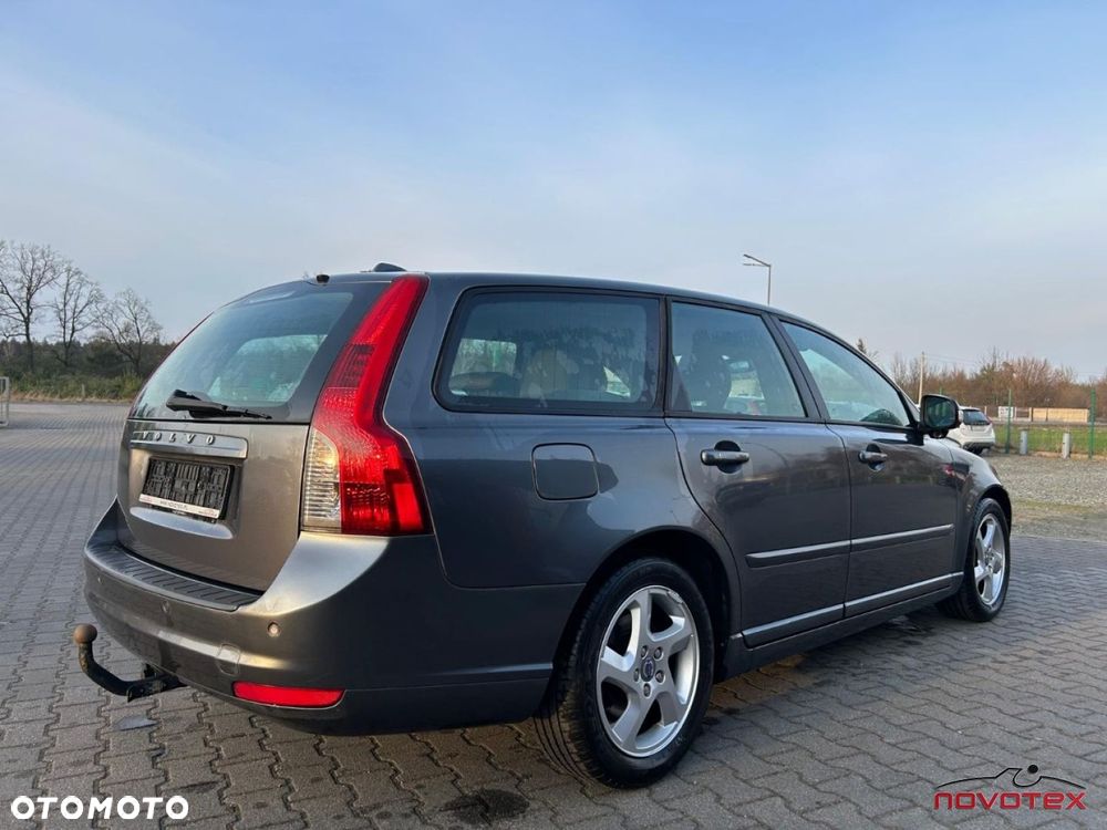 Volvo V50 D2 Momentum Start-Stop - 2