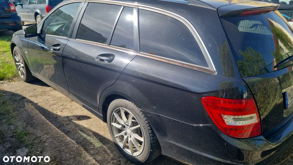 Mercedes-Benz Klasa C 180 BlueEFFICIENCY 7G-TRONIC - 2