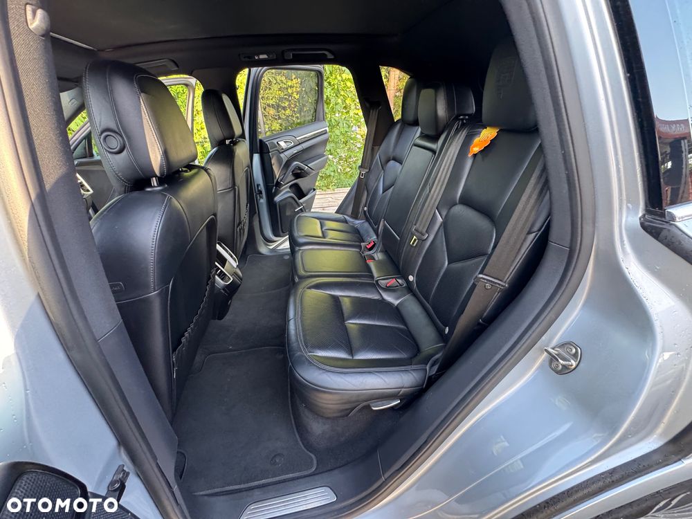 Porsche Cayenne - 15
