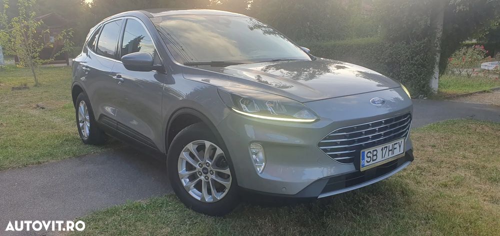 Ford Kuga 1.5 EcoBoost 2x4 Titanium - 24