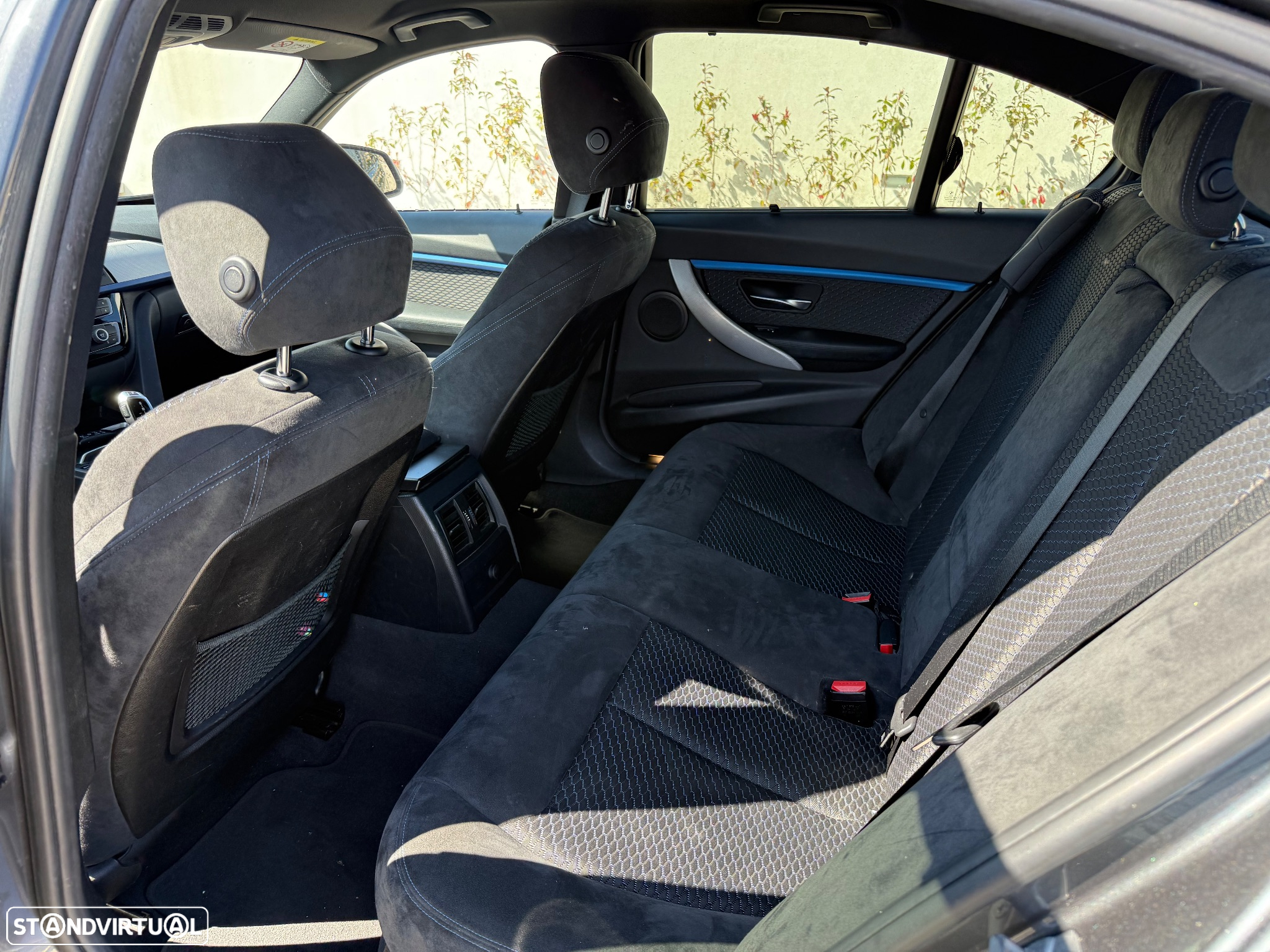 BMW 330 e iPerformance Pack M - 4