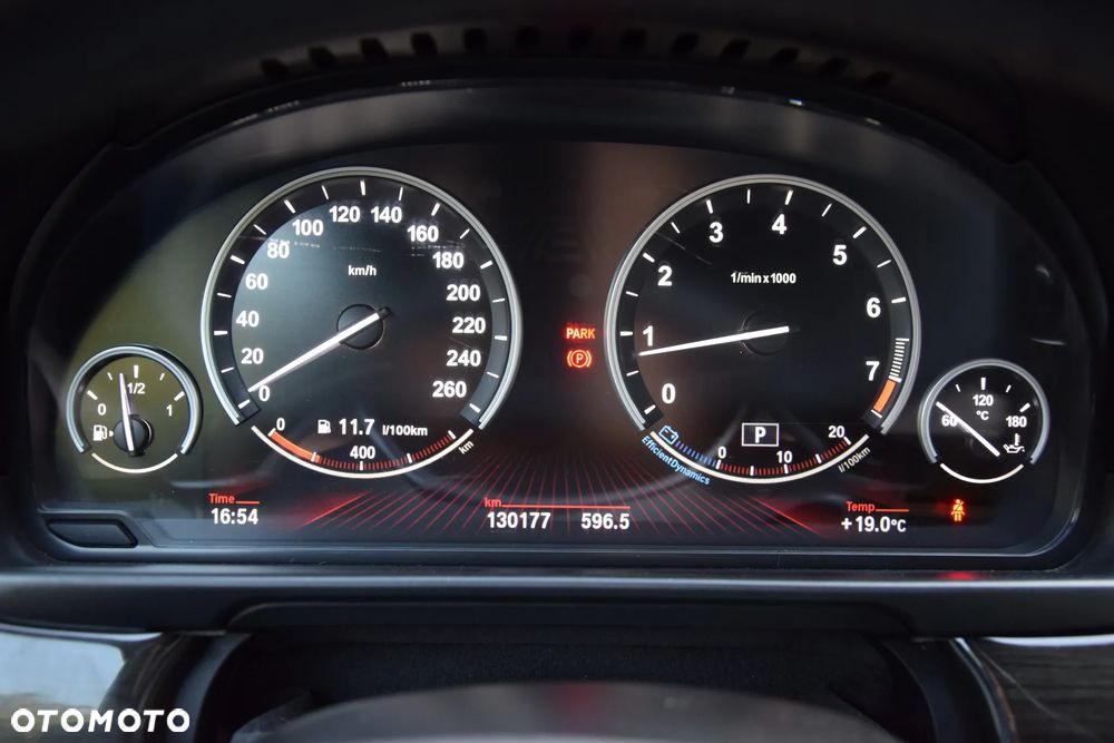 BMW Seria 5 535i Sport-Aut - 36
