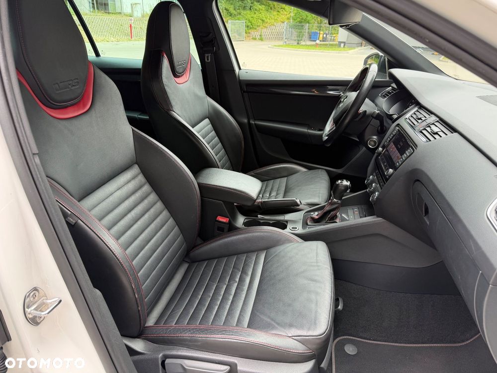 Skoda Octavia 2.0 TDI DSG RS - 19
