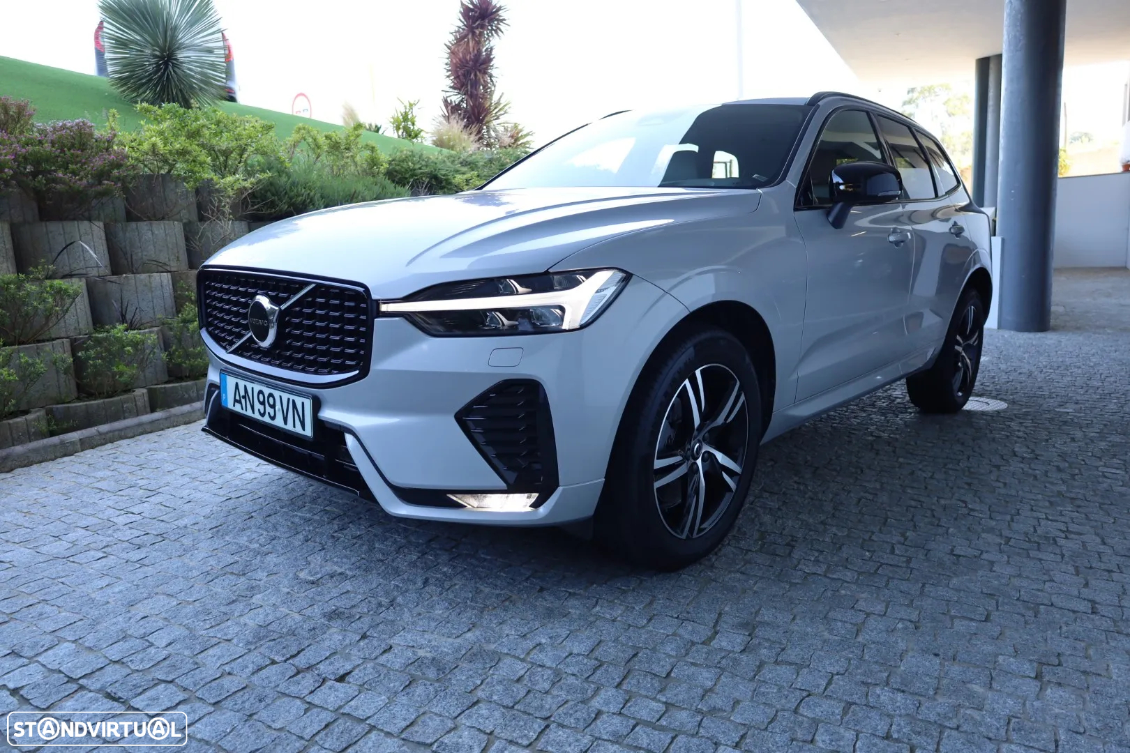 Volvo XC 60 2.0 B4 Plus Dark - 10