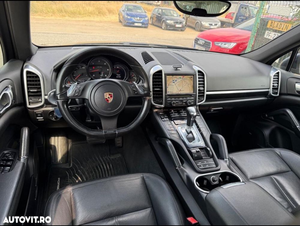 Porsche Cayenne - 2