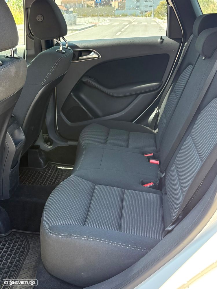 Mercedes-Benz B 220 - 8