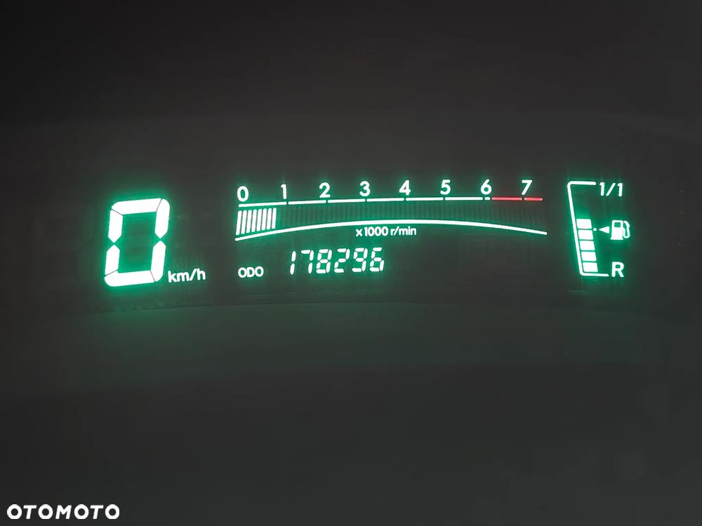 Toyota Yaris - 11