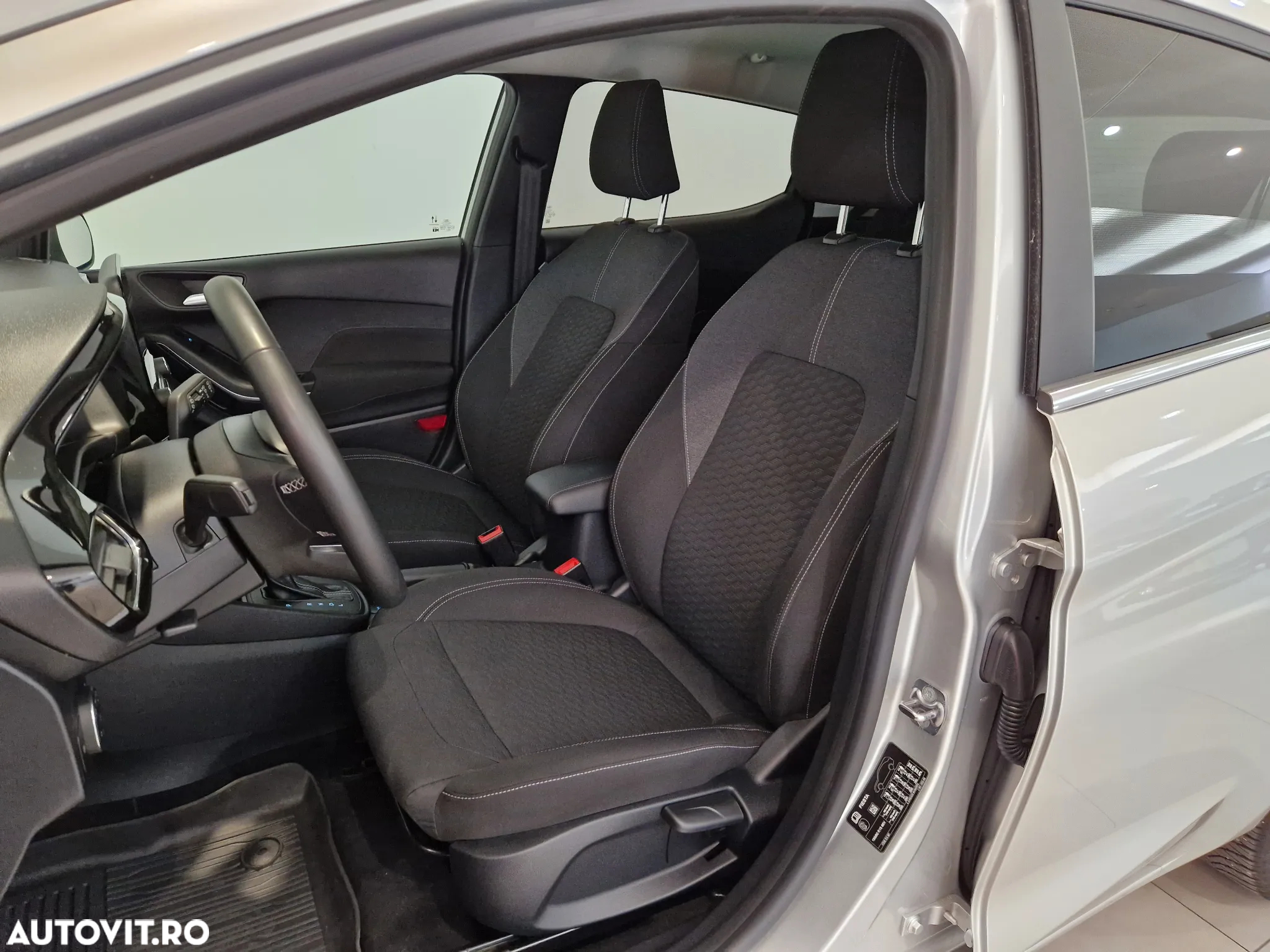 Ford Fiesta 1.0 EcoBoost 7DCT mHEV Titanium - 11