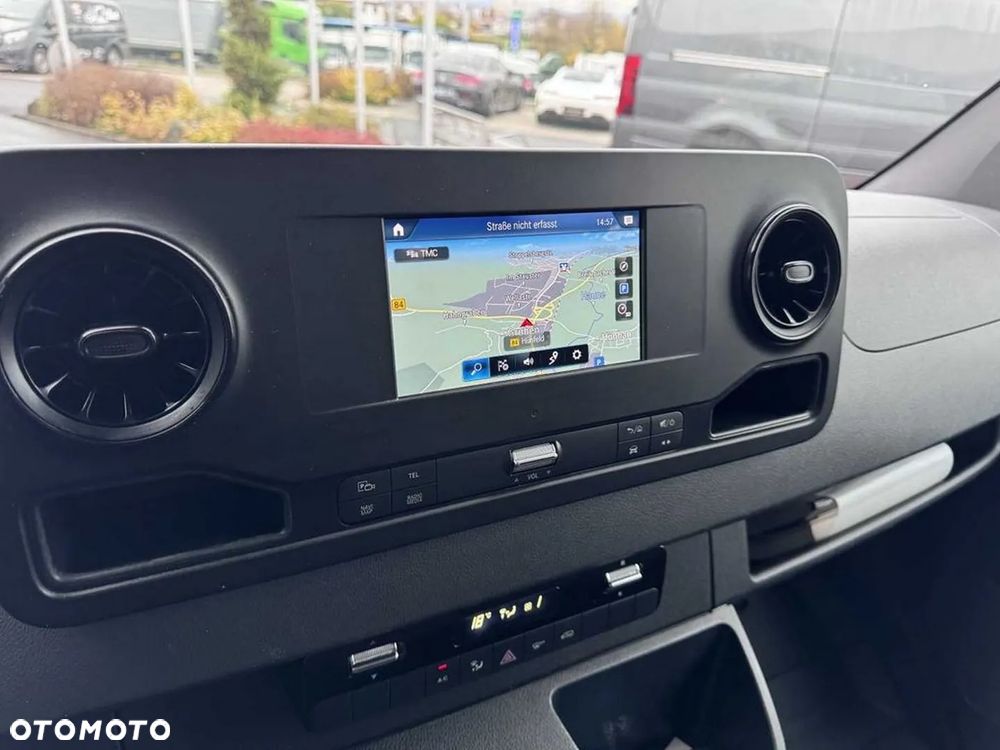 Mercedes-Benz Sprinter - 10