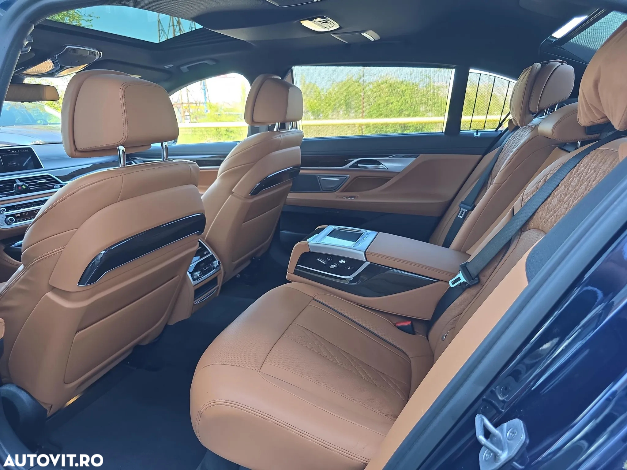 BMW Seria 7 745Le AT PHEV - 29