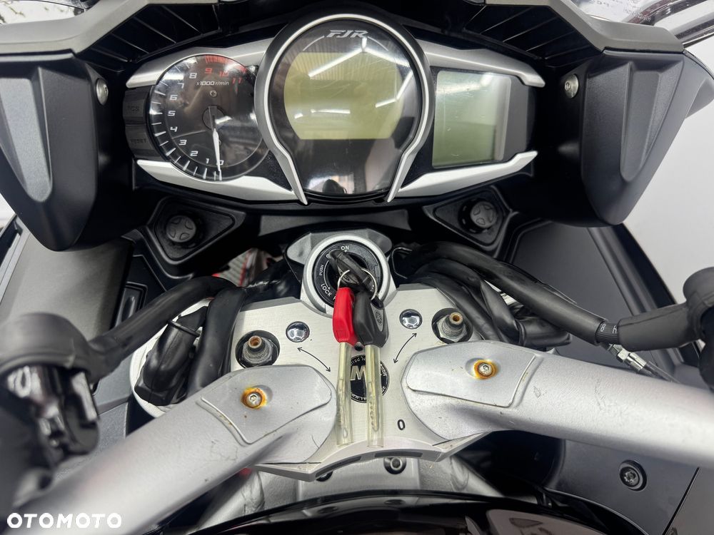 Yamaha FJR - 25