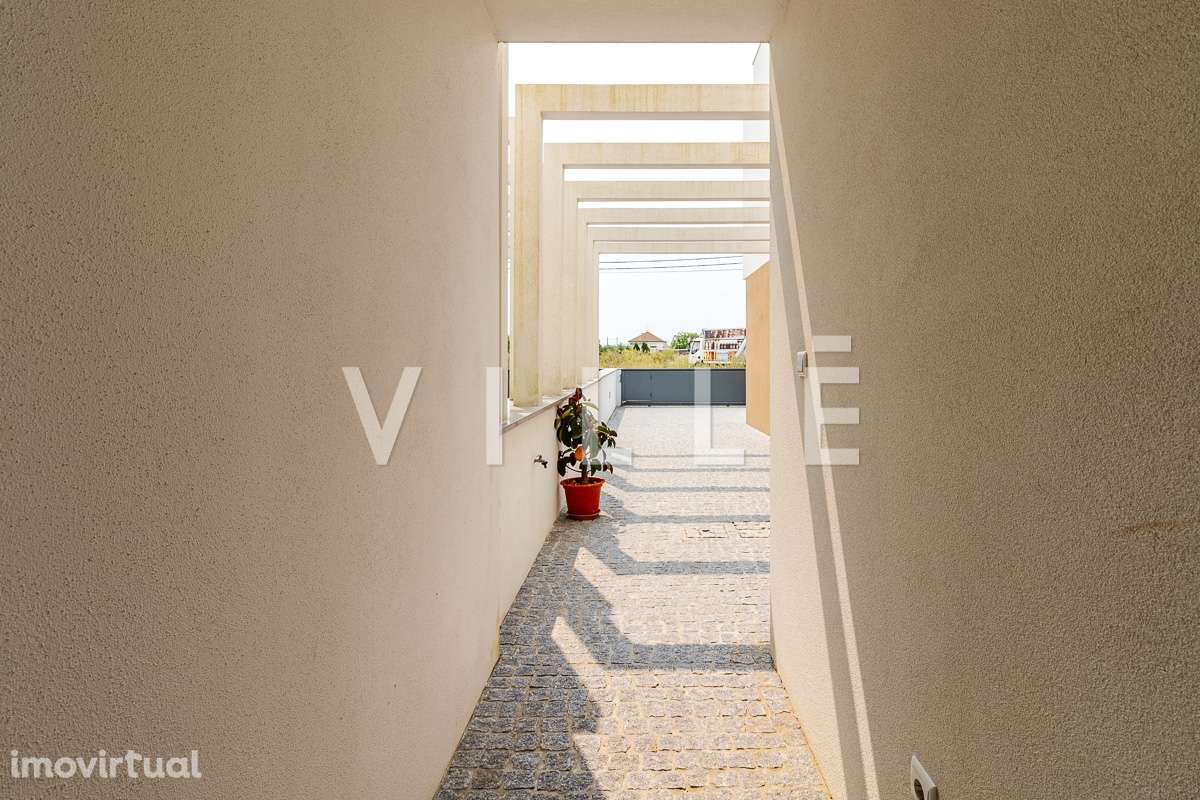 Moradia T4 de arquitetura contemporânea no Coração da Palhaça - Grande imagem: 5/49