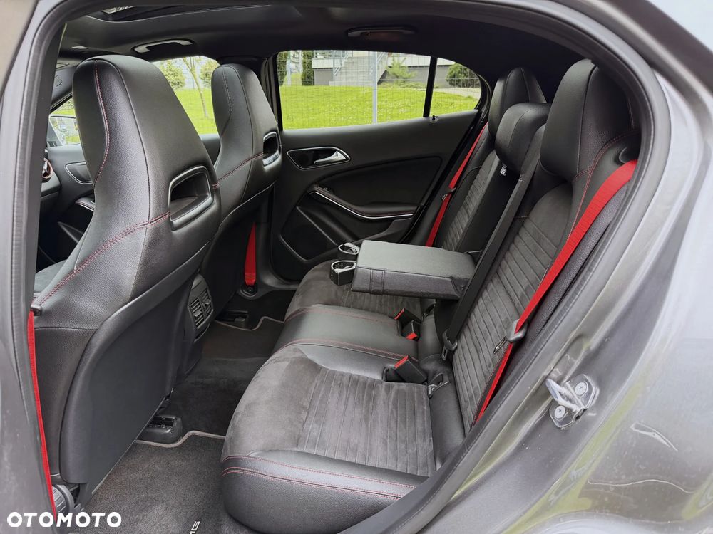 Mercedes-Benz GLA 200 7G-DCT AMG Line - 19