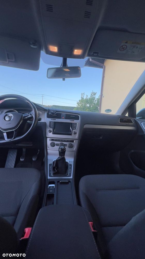 Volkswagen Golf - 29