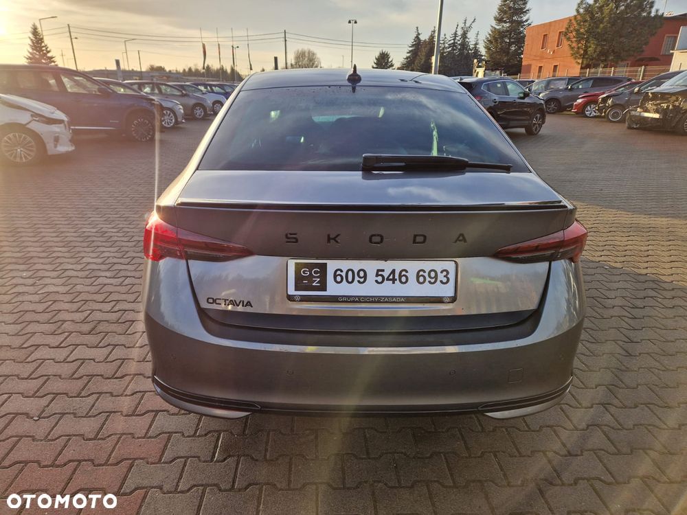 Skoda Octavia 1.5 TSI ACT Sportline - 12