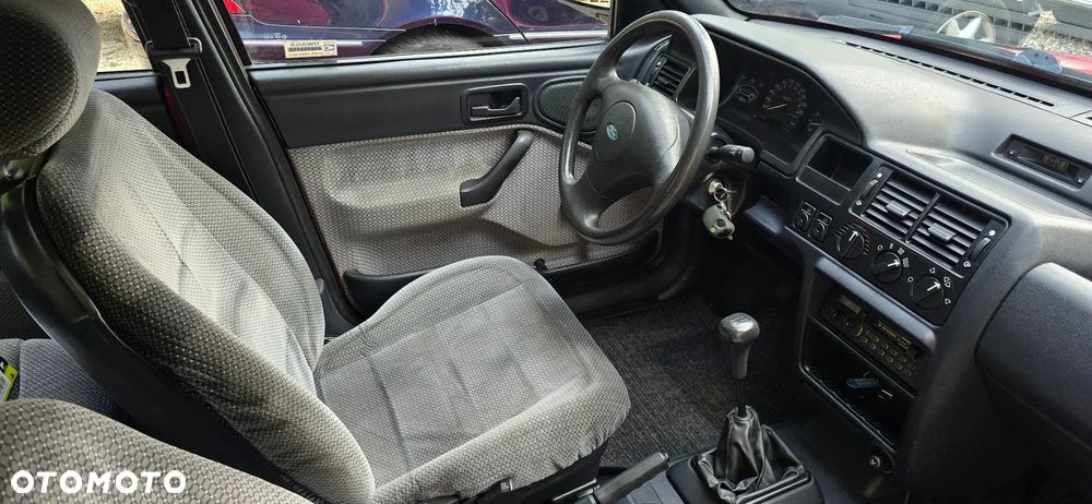 Ford Escort 1.3 CL - 21