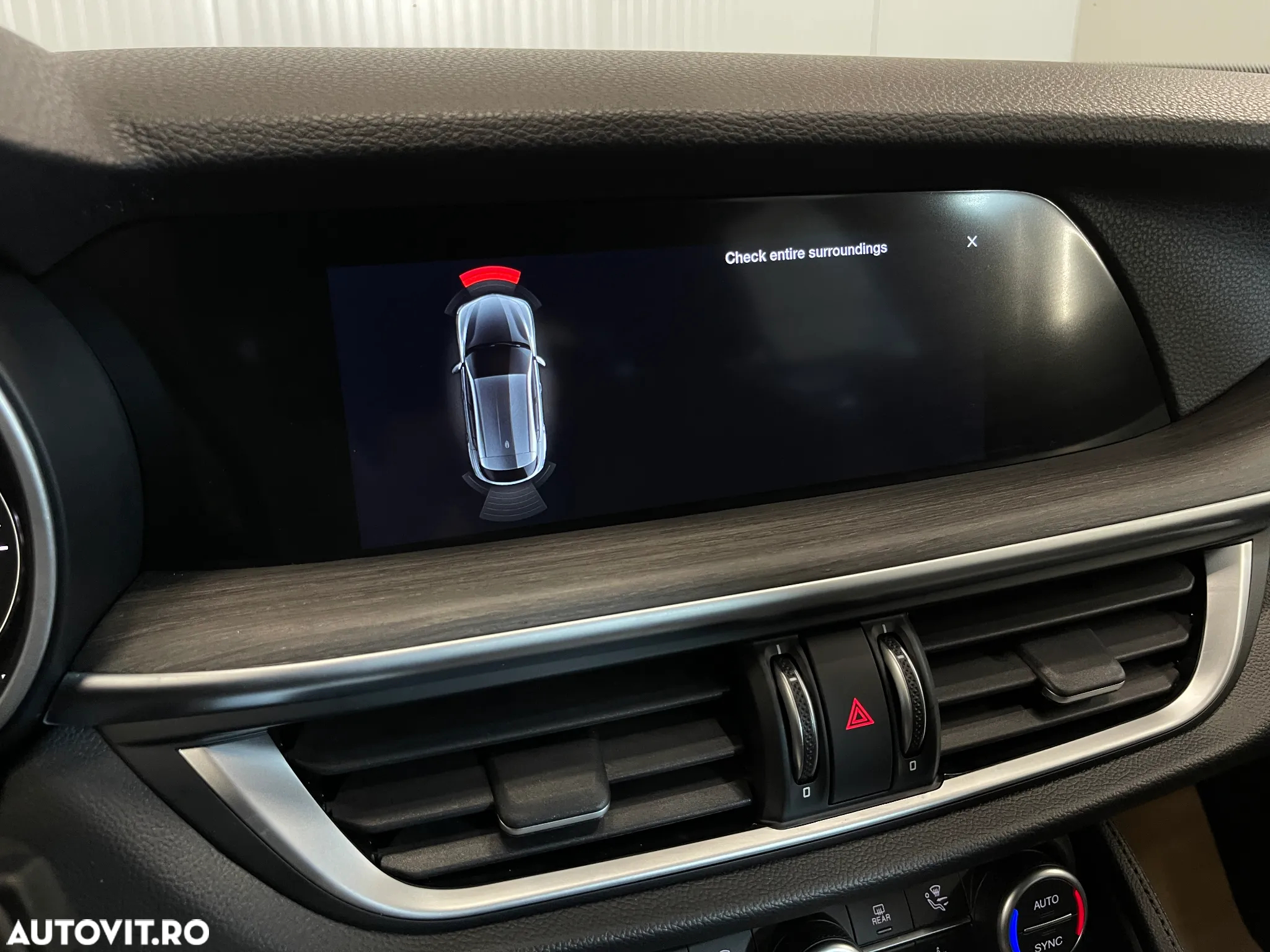 Alfa Romeo Stelvio 2.0 Turbo 16V AT8-Q4 Ti - 14