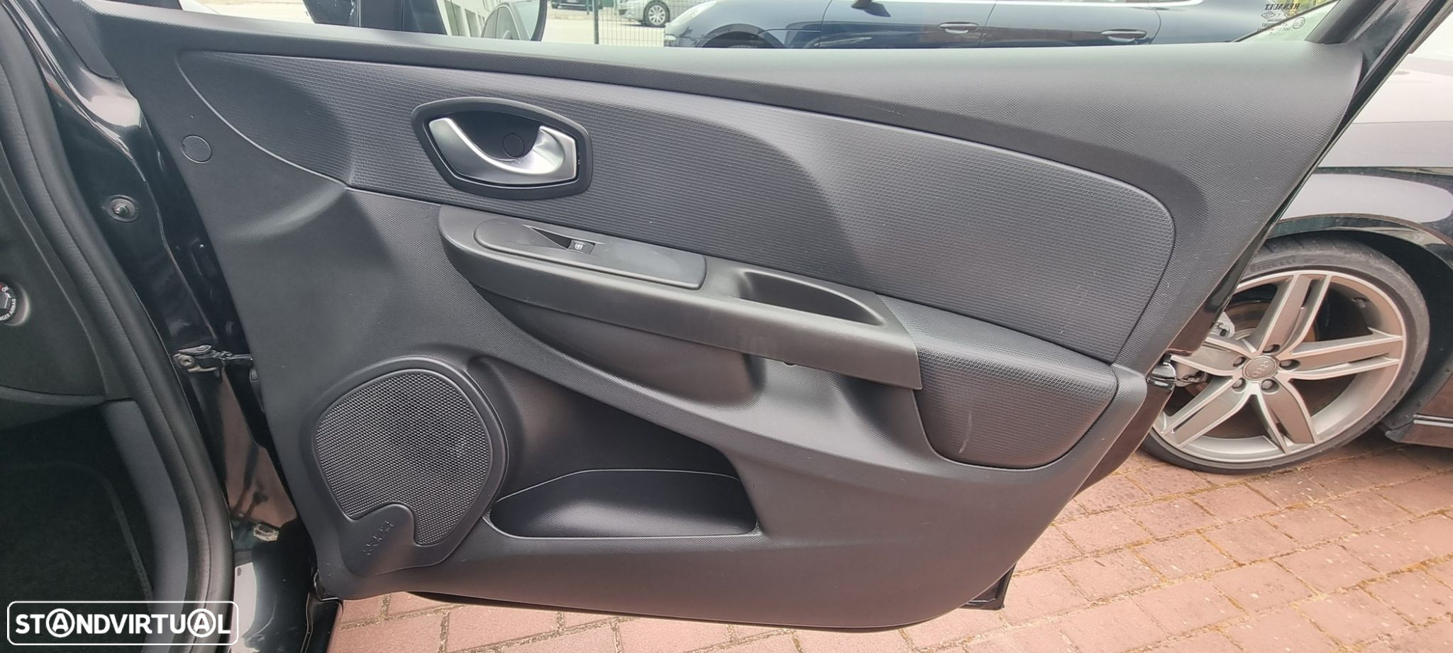 Renault Clio Sport Tourer 0.9 TCE Dynamique S - 23